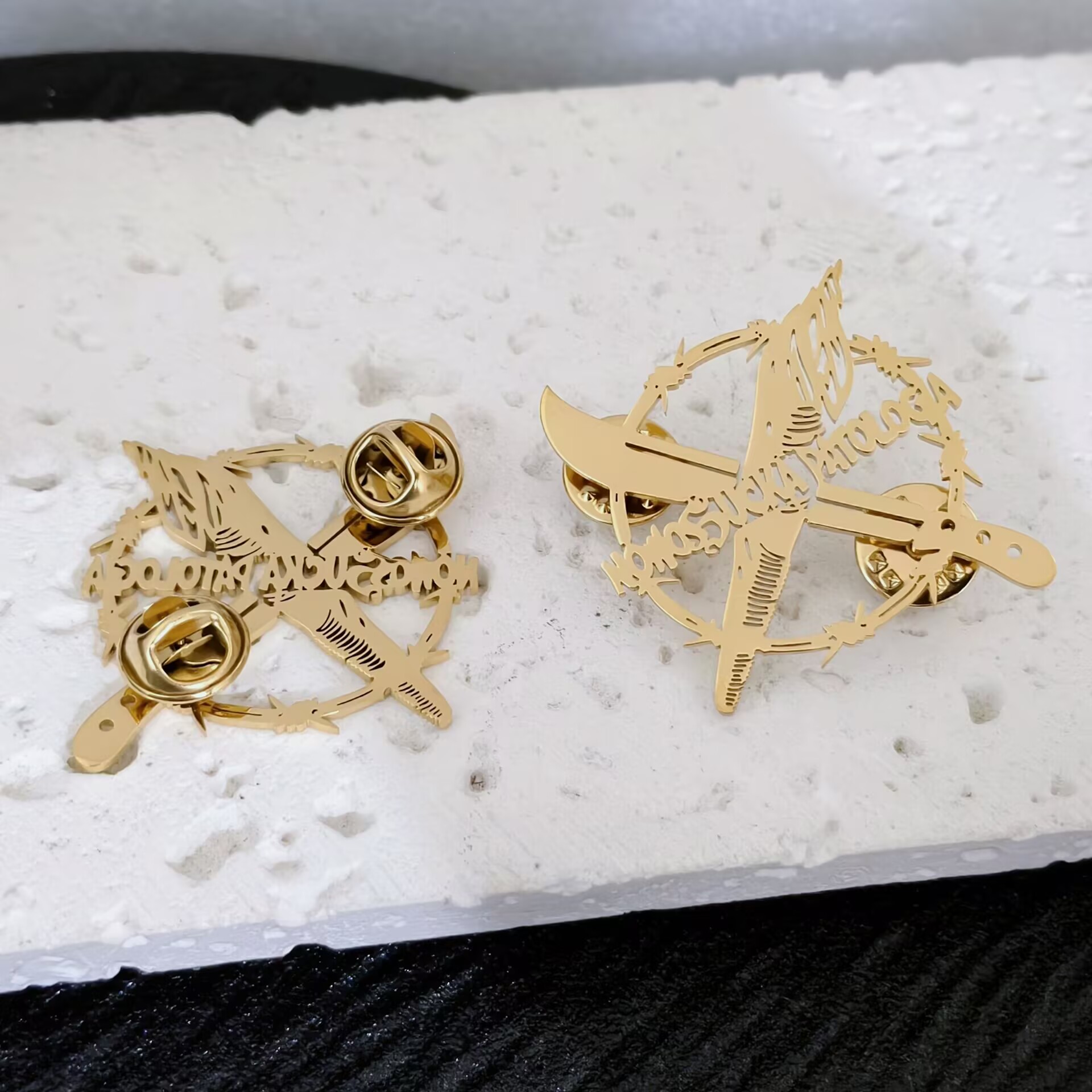 맞춤형 스테인리스 스틸 브로치 라펠 핀 개인 맞춤 로고 - Tuxedo Lapel Pin 리뷰 및 가격